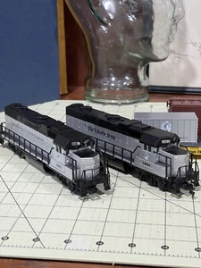 Life Like HO Powered &Dummy GP38-2 Diesel Loco R.R Donnelley & Sons Plus Extras! - Picture 1 of 17