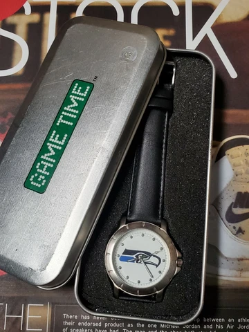 Seattle Seahawks GAMETIME Watch NFL Player Series NOS Vintage rare Cover