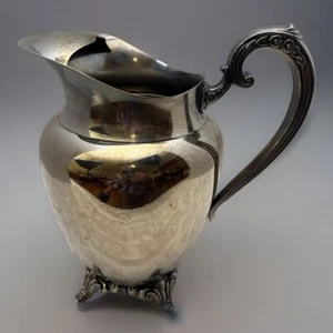 Vintage ONEIDA Silver plated Footed Beverage Pitcher W/Ice Catcher Lip 8” Tall - Picture 1 of 10