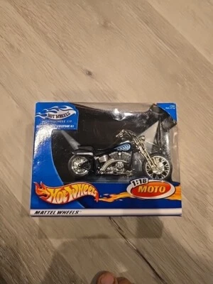 Mattel Hot Wheels Suzuki Kawasaki Die Cast Motorcycles 1:18 2002 Custom 1 #47363 - Image 1 of 4