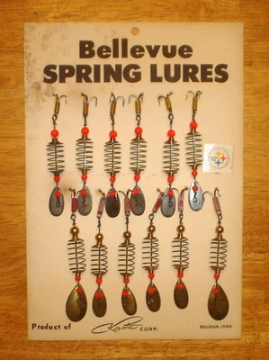 Винтажный новый из старых запасов 12 предметов Bellevue пружинный спиннер приманки на магазин дисплей карта Айова - Изображение 1 из 4