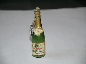 PORTE CLÉ PLASTIQUE BOUTEILLE CINZANO - Imagen 1 de 1