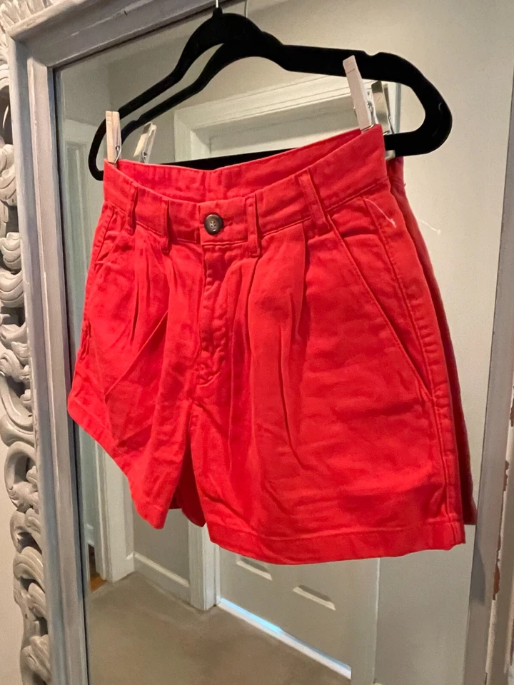 Pantalones Cortos Free People Billie Chino Naranja/Rojo Naranja con Reunión en el Frente - 4  Foto 1 de 4