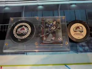 NHL Colorado Avalanche HoF Rob Blake Signed Puck & Logo Hockey Puck Set - Picture 1 of 4