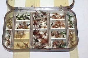 6.1/4" Hardy Neroda No-4 Mayfly Box 14 compart + 60 Vintage fishing flies (19) - Picture 1 of 11
