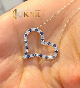 Catena ciondolo oro bianco 14 kt forma cuore diamanti naturali e zaffiri 0,60 ctw - Foto 1 di 6