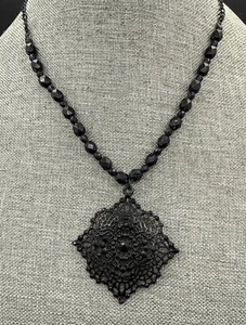 Schmuckset Avon schwarz Perlen Metall schwarz filigran Anhänger Kette Ohrringe Streichholz - Bild 1 von 10
