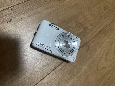 Nikon COOLPIX S6600 White 12x Zoom Compact Digital Camera WiFi Flip Screen - Image 1 of 4
