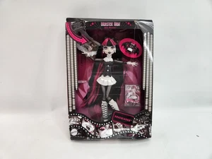 Monster High Reel Drama Doll Draculaura HKN27 New Horror Flick Theme - Picture 1 of 11