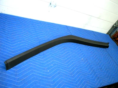 Camaro Firebird 1982-92 techo rígido pilar A pastillas ventana superior moldura izquierda izquierda izquierda izquierda GM Foto 1 de 4