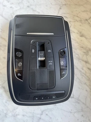 AUDI A8 S8 2011-2018 - Luz de lectura cúpula delantera / interruptor techo corredizo 4H0947135BK Foto 1 de 4