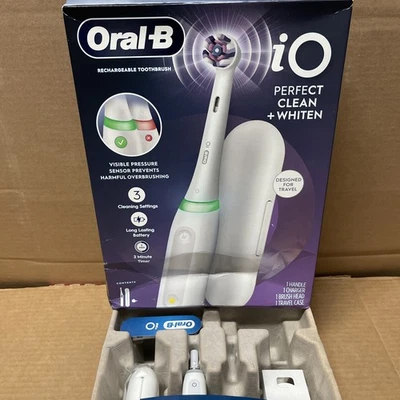 Cepillo de dientes eléctrico recargable Oral-B iO Perfect Clean + Whiten Foto 1 de 4