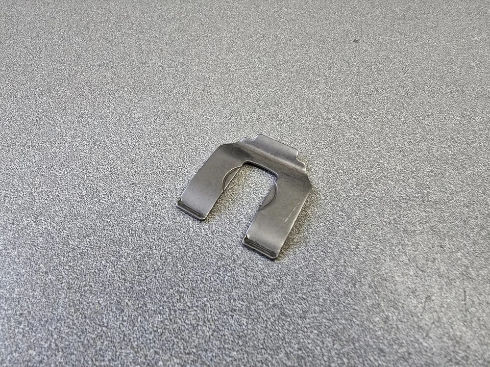 MUY BONITO USADO ORIGINAL PORSCHE 911 912E 930 914 MANGUERA FRENO SOPORTE CLIP NLA #1 Foto 1 de 3