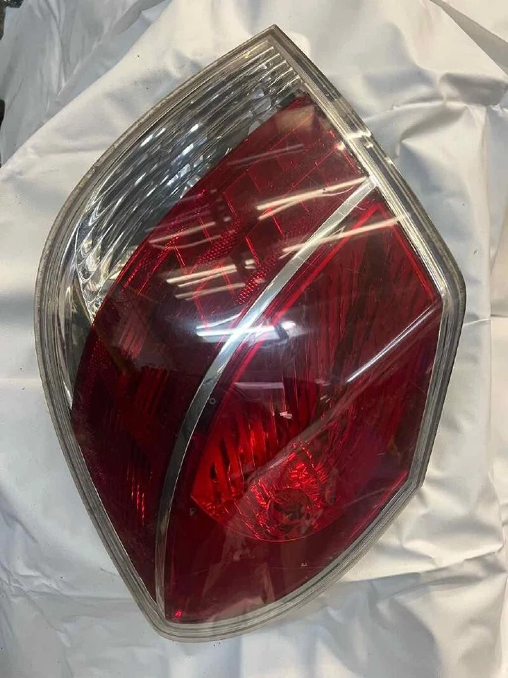 2007-2009 Saturn Aura RH Passenger Side Tail Light Assembly OEM - Image 1 of 1
