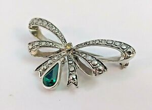 VINTAGE AVON MAY EMERALD BIRTHSTONE BOW PIN BROOCH SILVER TONE WITH GREEN GEM