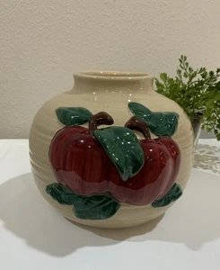 "Florero de colección moteado acanalado crema en relieve 3D rojo diseño manzana 5"" H 6 7/8"" W" - Imagen 1 de 7