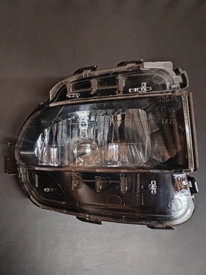 Conjunto de luces antiniebla del lado derecho del pasajero Lexus GS300 GS430 GS50hL 2006-2011 OEM Foto 1 de 4