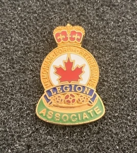 Royal Canadian Legion Associate Member Coat Of Arms Screw Back Hat Pin - SP11 - Picture 1 of 3
