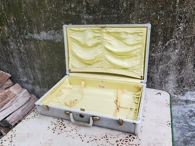 Vintage Gray Tweed Samsonite Suitcase 21 inch Style 5421 Chartreuse Lining - Image 1 of 4