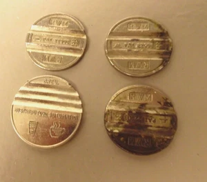 Ficha italiana Gettone Automati Bev (1) y fichas arcade tragamonedas de Massachusetts (4) - Imagen 1 de 6