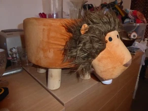 Childrens Lion foot stool - Picture 1 of 5