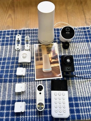 SimpliSafe Home Security System with Indoor & Outdoor Cameras - 8 Piece Kit - Image 1 of 4