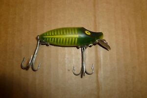 COLLECTIBLE HEDDON 9110 SG-XGY RIVER RUNT SPOOK GLOW GREEN BODY YELLOW MINNOW
