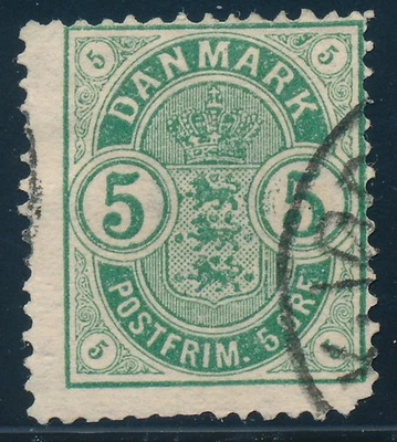 Sello antiguo de Dinamarca de 1882, Scott 35 usado, 5º números pequeños, valor $100,00 Foto 1 de 2