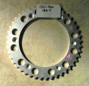 RENTHAL POSTERIORE 131 44t 520 NUOVO SCRUFFY YAMAHA FIT CLEARANCE - Foto 1 di 1