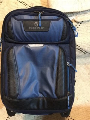 Maletín de mano compacto expandible Eagle Creek Foto 1 de 2