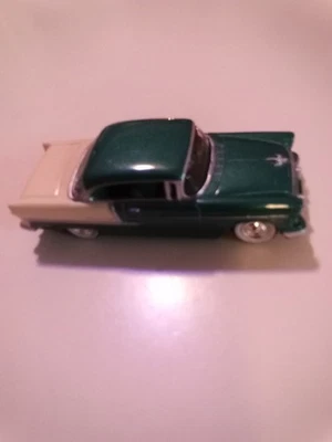 Chevrolet Bel Air 1955 mini auto verde y blanco Foto 1 de 4
