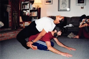 1990er Original Farbfoto 4x6 Mann Frau Yoga Partner B56 #15 - Bild 1 von 2