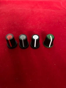 112 X Tricolour 15mm Effect pedal /Amp/Mixer Knobs for 6mm Splined Shaft - Picture 1 of 6