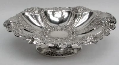 1899 SHEFFIELD STERLING SILVER REPOUSSE' PEDESTAL OVAL CANDY DISH - Image 1 of 4