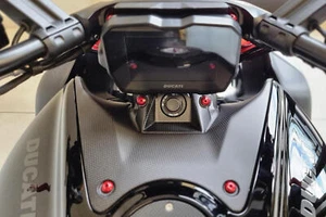 Ducati Diavel V4 2023 CNC Racing Carbon Fiber Fuel Tank Front Cover New - Picture 1 of 4
