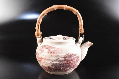 K8957: Japanese Old Inuyama-ware Landscape Bat Muffle painting TEAPOT , auto - Image 1 of 4