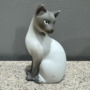 Rare Vtg 1984 AVON Siamese Cat Figurine Bisque Porcelain Blue Eyes Gray White - Picture 1 of 10