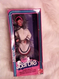 1990 MATTEL  BARBIE ESKIMO  SPECIAL EDITION  VINTAGE BARBIE DOLL  - Picture 1 of 4