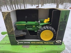 John Deere Ertl 4010 Diesel Tractor 1/8 Scale New In Box - Picture 1 of 16