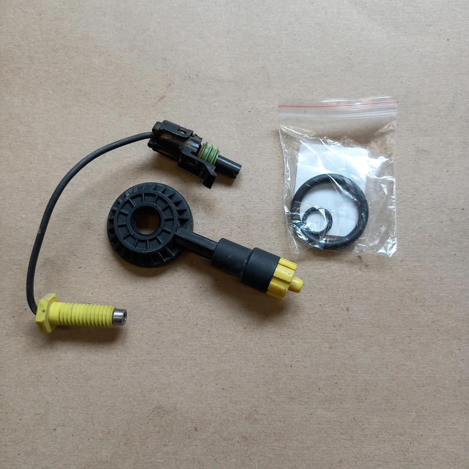 Landrover Discovery 3/4 Range Rover Sport Fuel Filter Water Sensor - image 1 of 1
