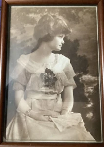 Ventilador de encaje de colección con foto enmarcada bonita y sentada Cotillón debutante - Imagen 1 de 2