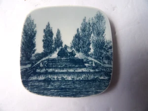 B&G Denmark Gefion-Spring Vandet Plate 9714/708, 3" x 3" Wall Hanging - Picture 1 of 2