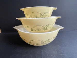 Pyrex Shenandoah Cinderella 441-443 Nesting Set of 3 Mixing Bowls - Bild 1 von 6