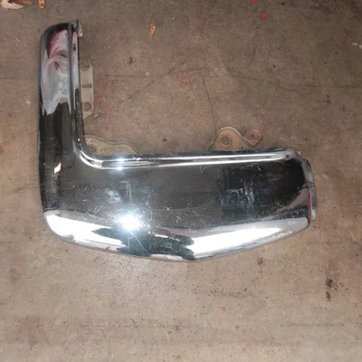 Cadillac DeVille Eldorado Series 62 1961 61 parachoques delantero derecho esquina superior Foto 1 de 4