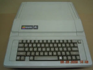 Computadora Apple IIe vintage A2S2064 - Imagen 1 de 10
