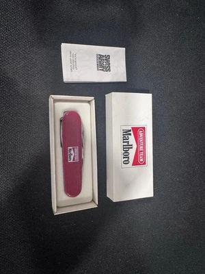 Navaja de Bolsillo Marlboro Adventure Team Victorinox Ejército Suizo Multi Herramienta Nueva en Caja Foto 1 de 3