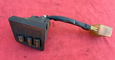 Panel de interruptor de faro emergente y techo OEM para Honda Prelude 1983-1987 (2da generación) Foto 1 de 4