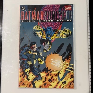 Batman Punisher: Lago di Fuoco - DC/Marvel Comics - Foto 1 di 2