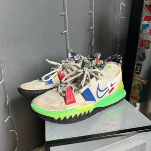 Size 7.5 - Nike Kyrie 7 Visions - DC9122-001 - Picture 1 of 7