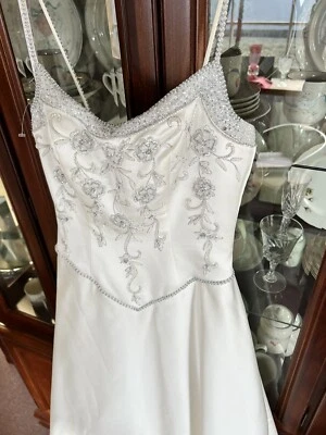Vestido de novia VINTAGE, Mary's, marfil claro/plata satinado, princesa, TREN, NUEVO CON ETIQUETAS Foto 1 de 4